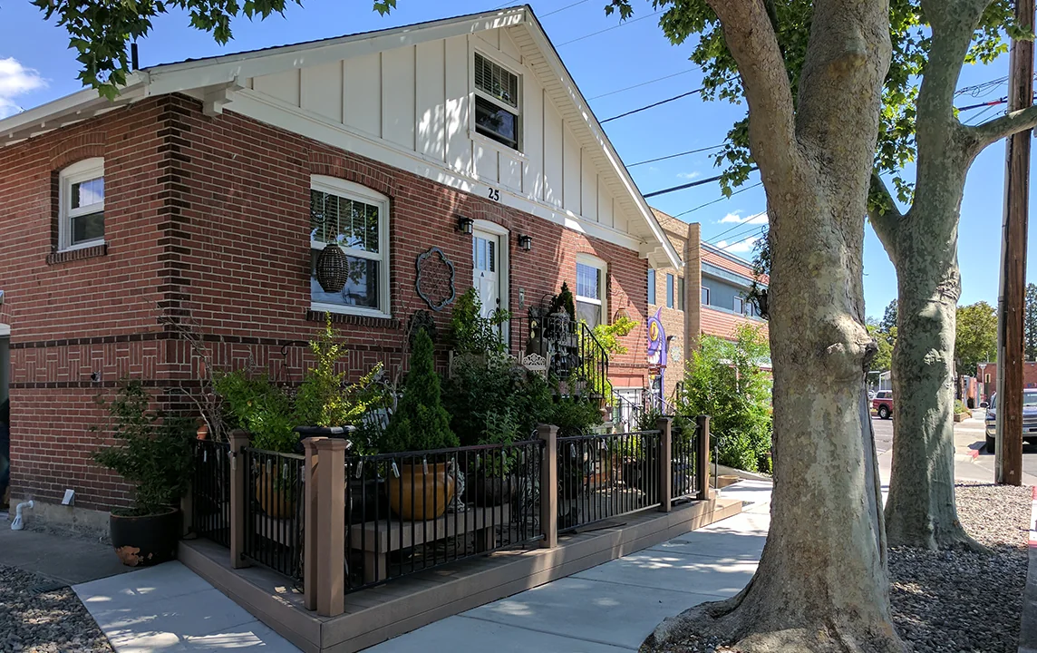 25 Martin Street: Front Exterior