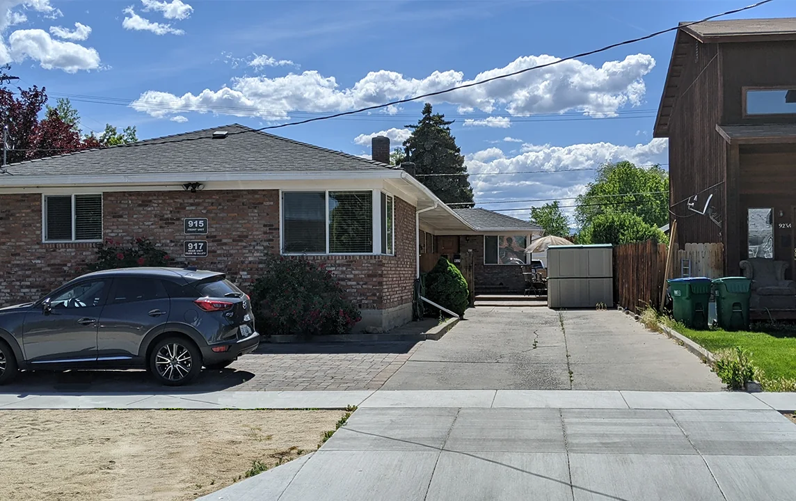 915 & 917 Ralston St: Exterior